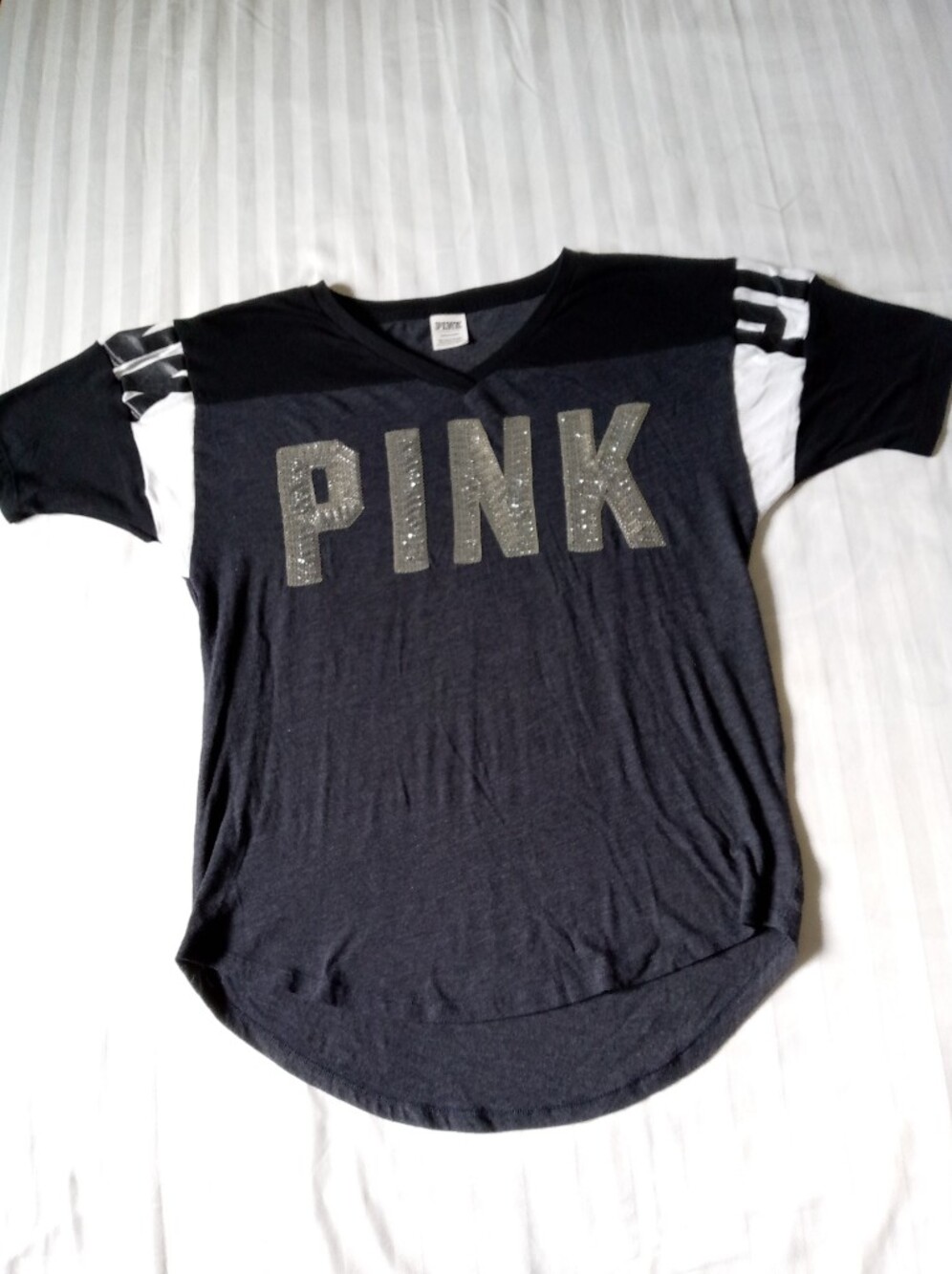 PINK Victoria's Secret Girls' Short Sleeve V-Neck Tee in Black